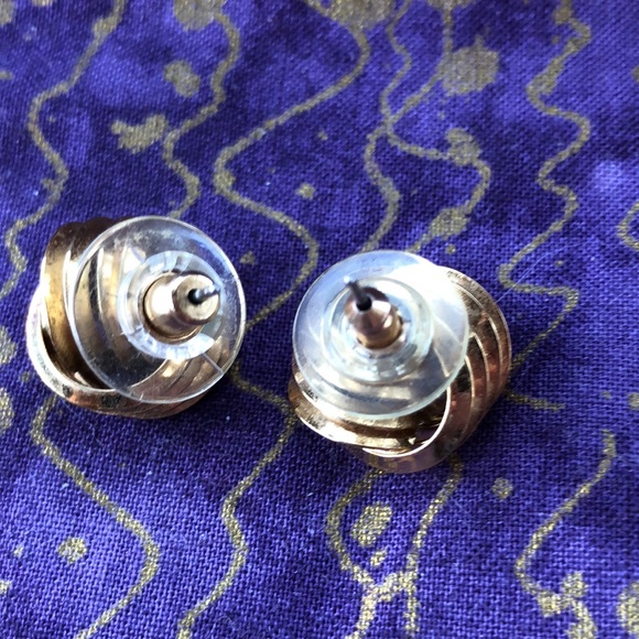 Vintage Gold Tone Knot Pierced Earrings - Picture 2 of 2